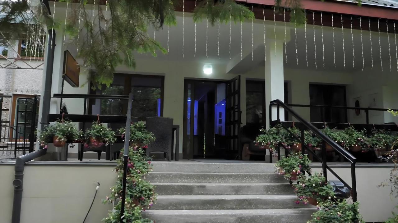 Hotel Dukat Horyniec Exterior foto
