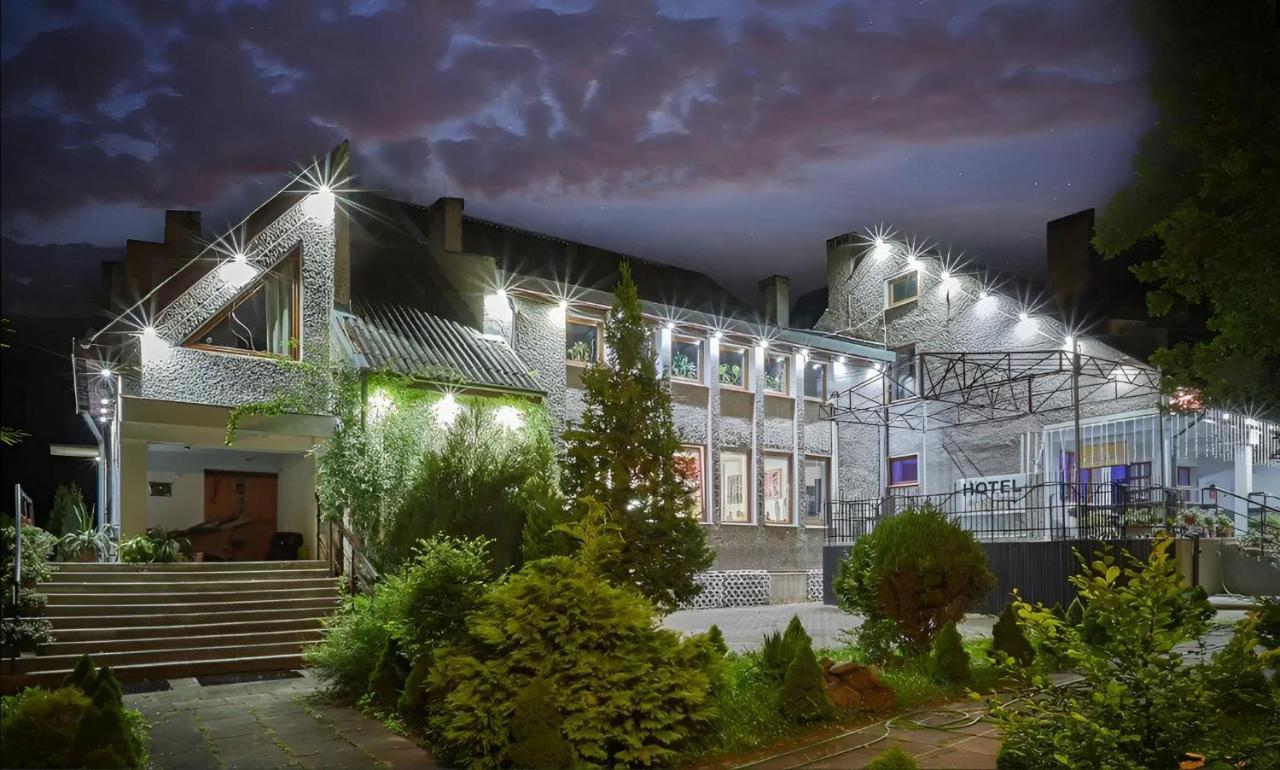 Hotel Dukat Horyniec Exterior foto
